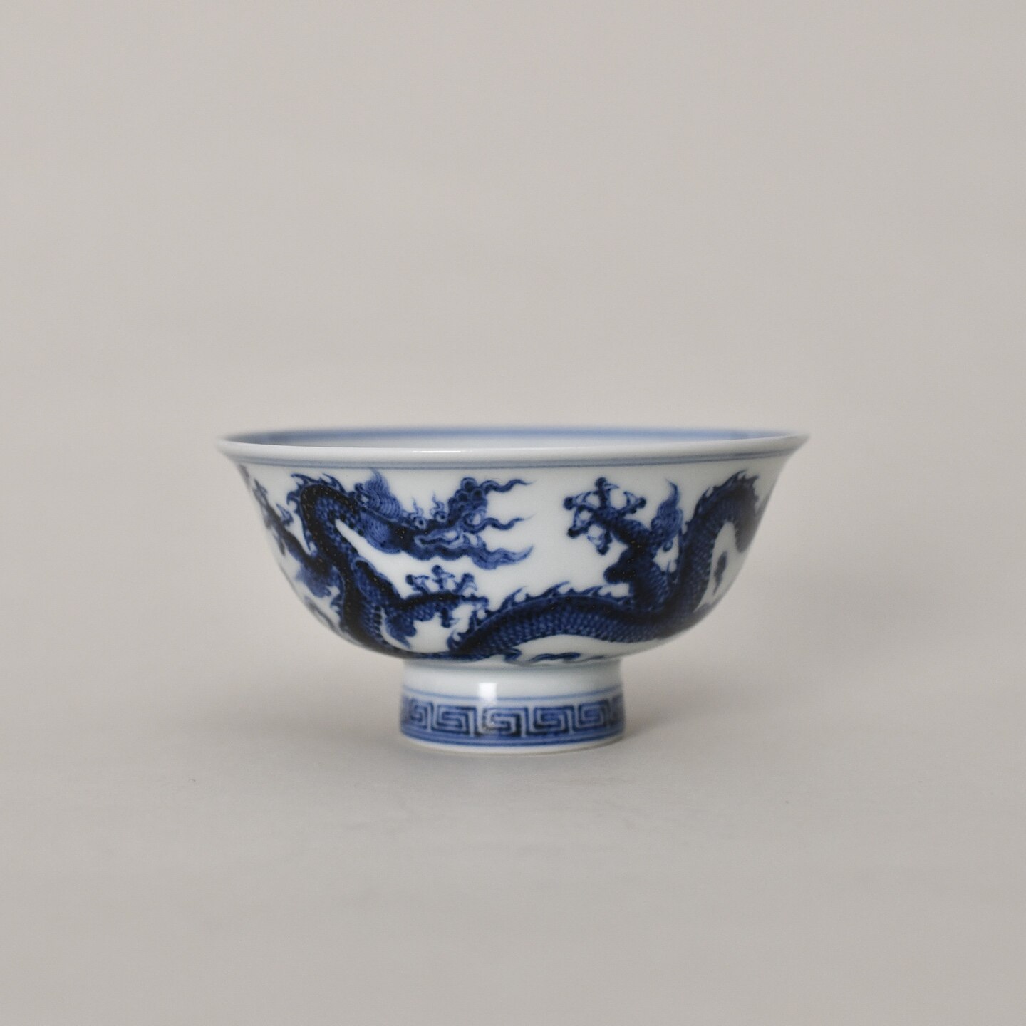 春风祥玉邹俊窑青花云龙纹高足杯图片