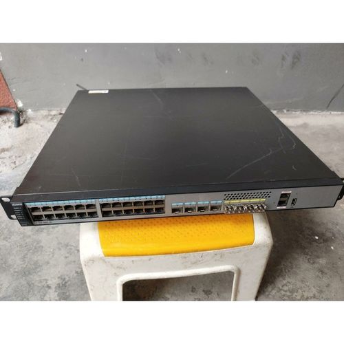 华为 S5720-28P-SI交换机,实物如下图