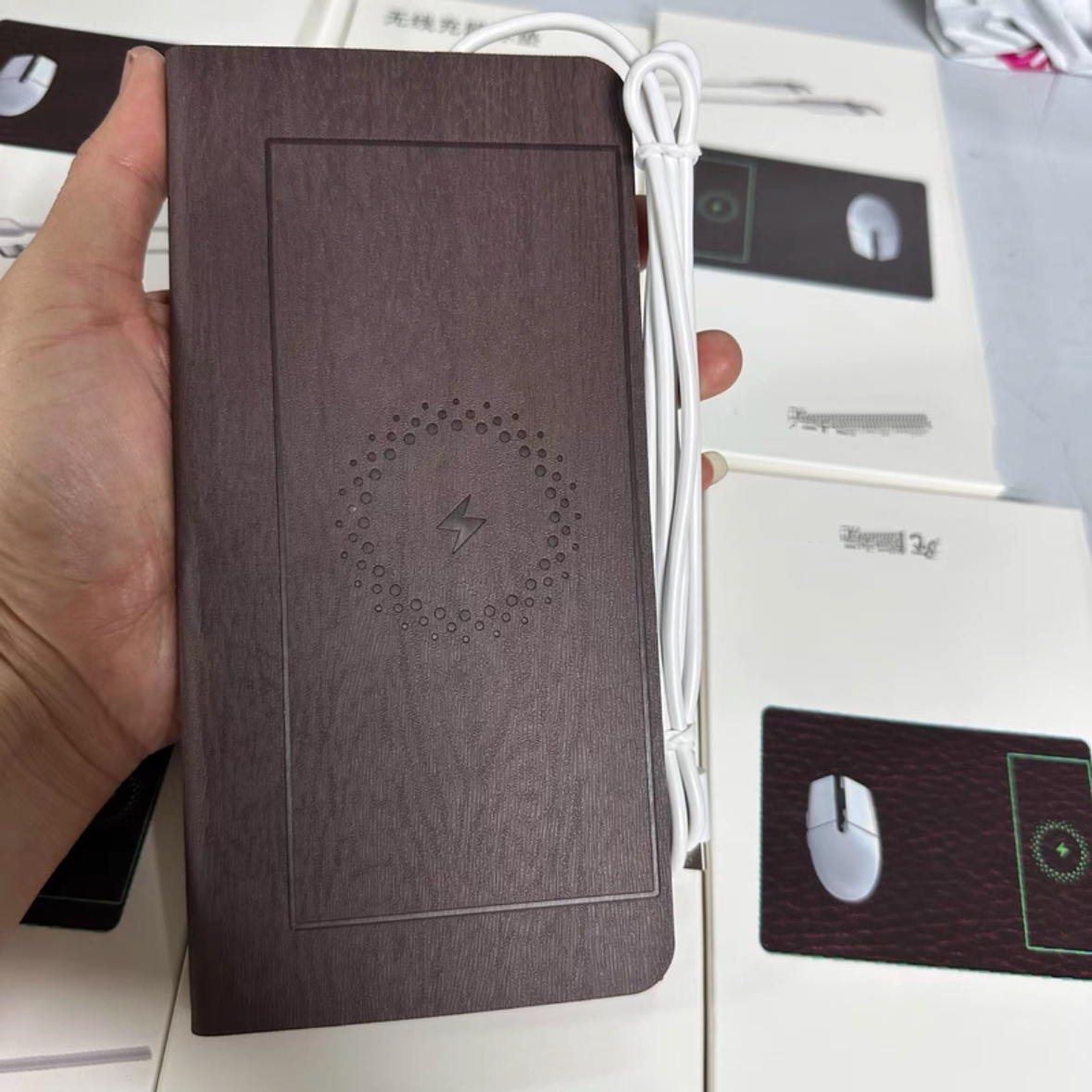 库存全新带无线充的鼠标垫