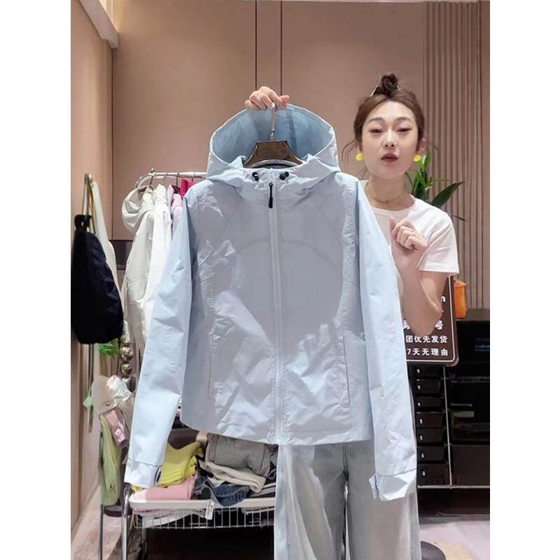 好货白色冲锋衣外套女春秋2026欧货短款时尚薄款休闲修身收腰夹克