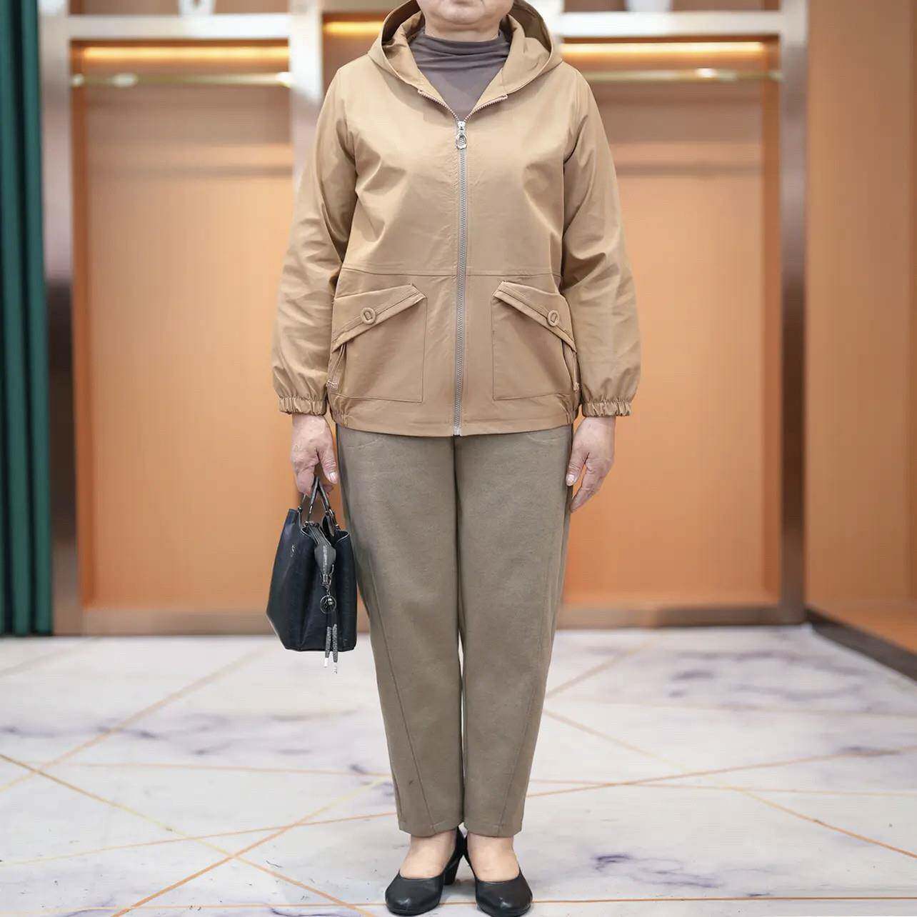 好货中老年人女装妈妈外套春秋新款洋气风衣加肥大码宽松休闲夹克