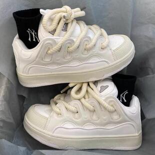 新品小众板鞋男2026春季新款百搭ins潮流黑色鞋子厚底增高情侣面