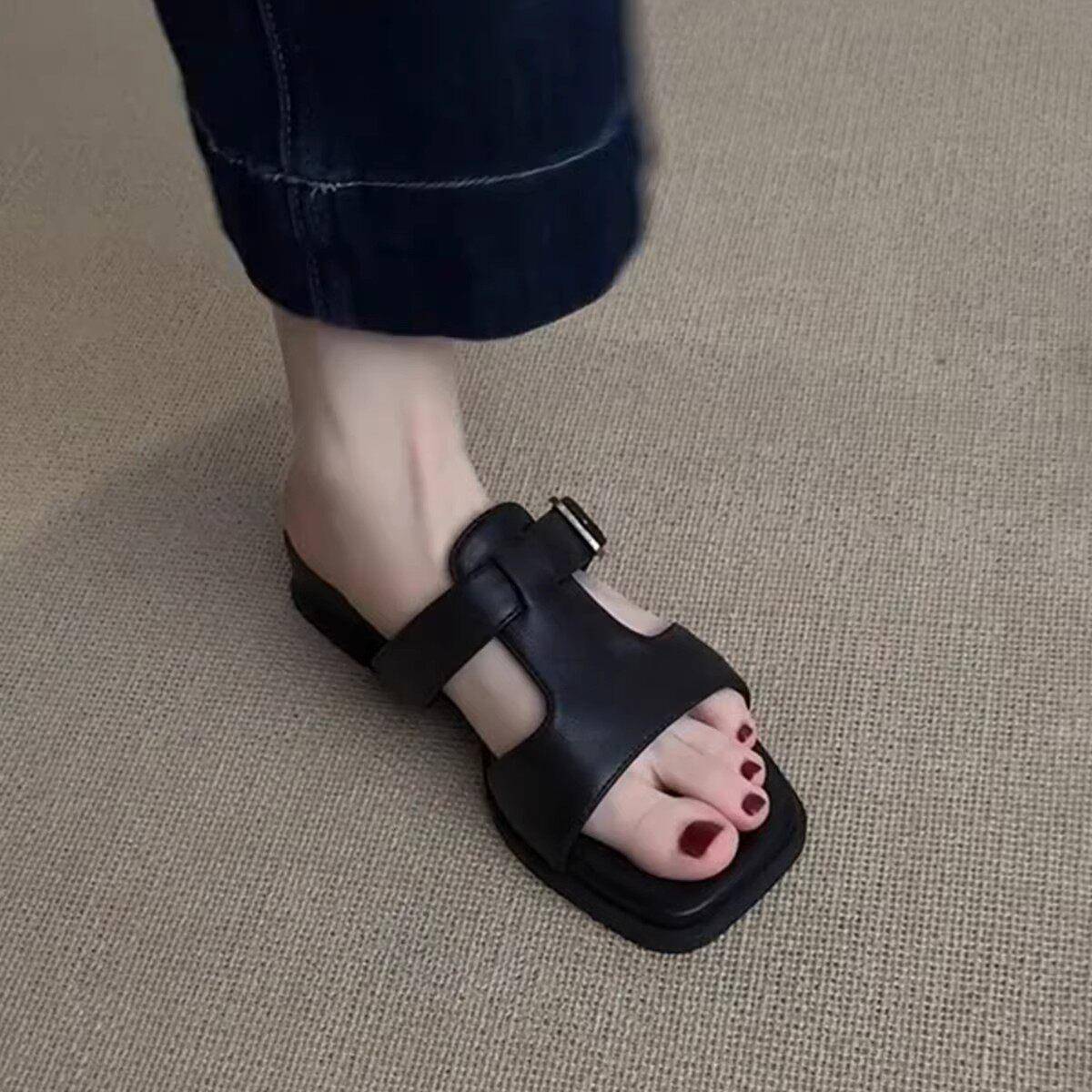 好货小众设计厚底凉拖鞋女2026夏季新款软底皮带扣镂空方头黑色凉