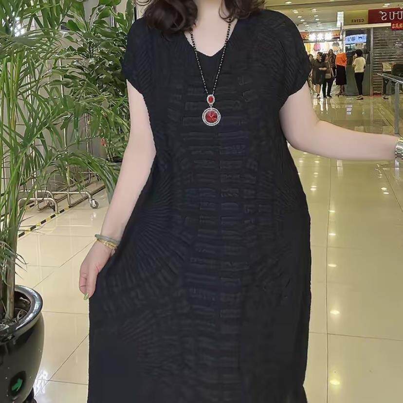 好货休闲纯色立体雕花V领褶皱连衣裙简约百搭裙子日常通勤中老年
