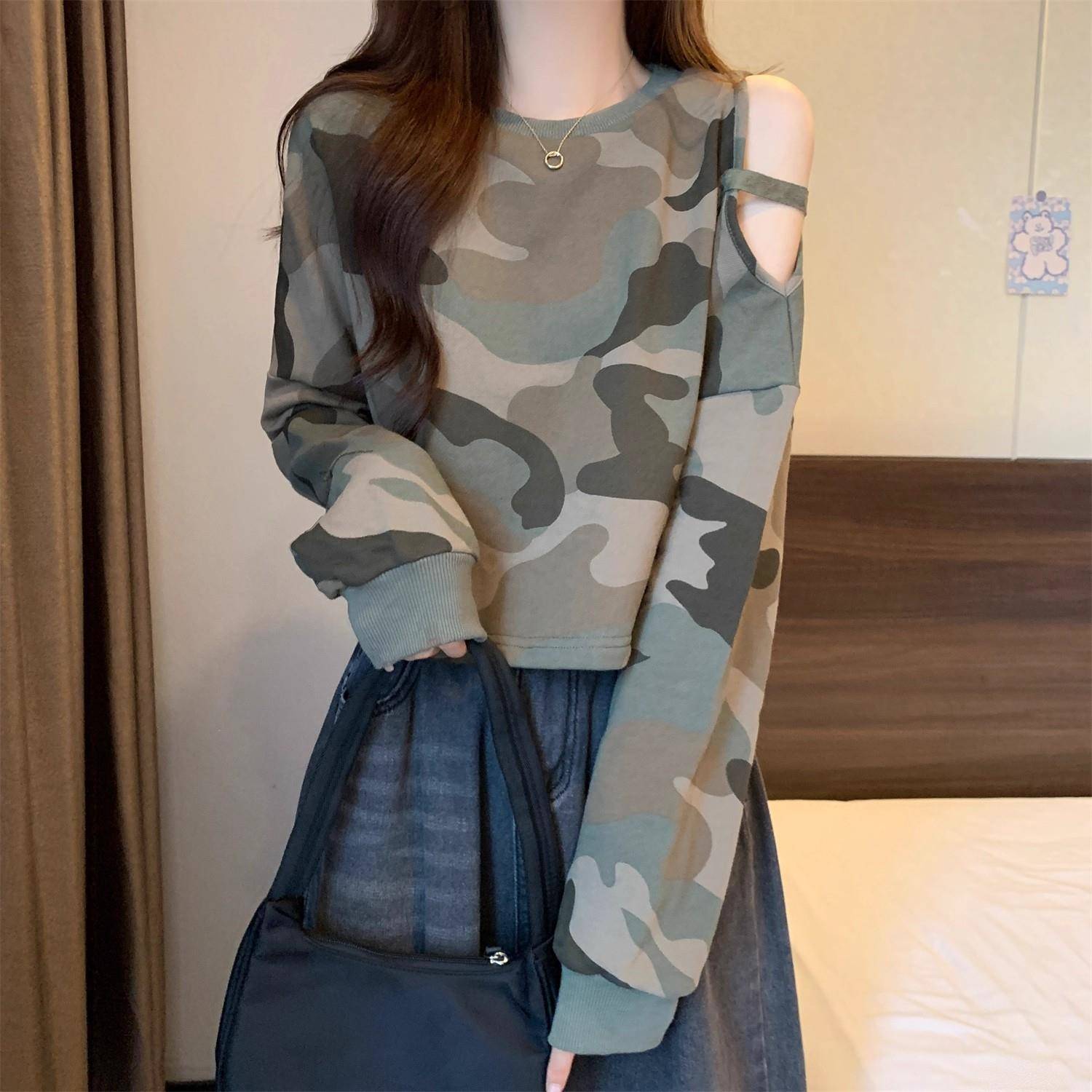 好货酷飒风露肩迷彩卫衣女春秋2026欧货大码胖mm显瘦独特漂亮长袖