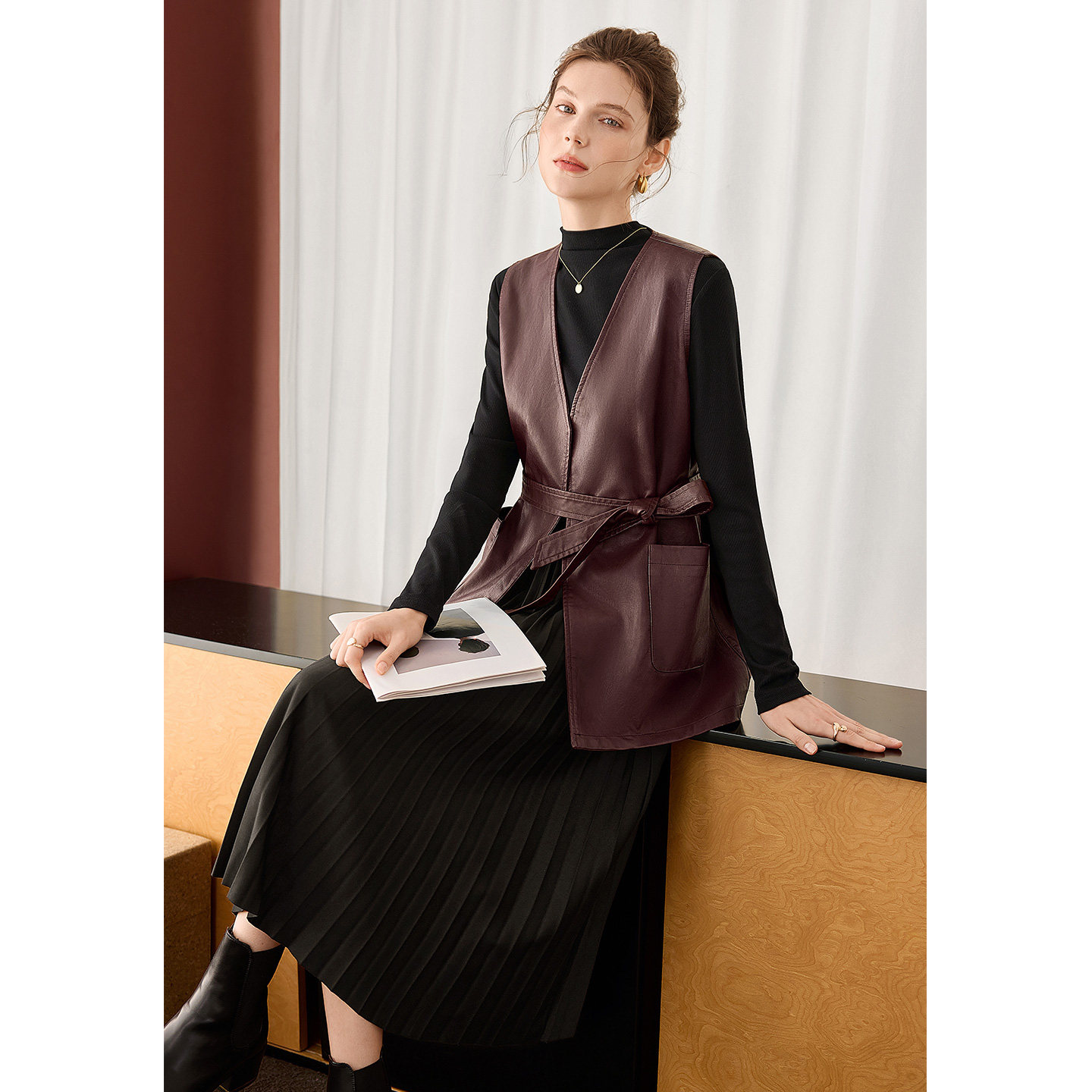 她池时尚套装2026春季新款女装V领马甲搭半高领长袖连衣裙两件套,女装/女士精品,时尚套装,淘宝优惠券,粉丝福利购,淘宝优惠卷