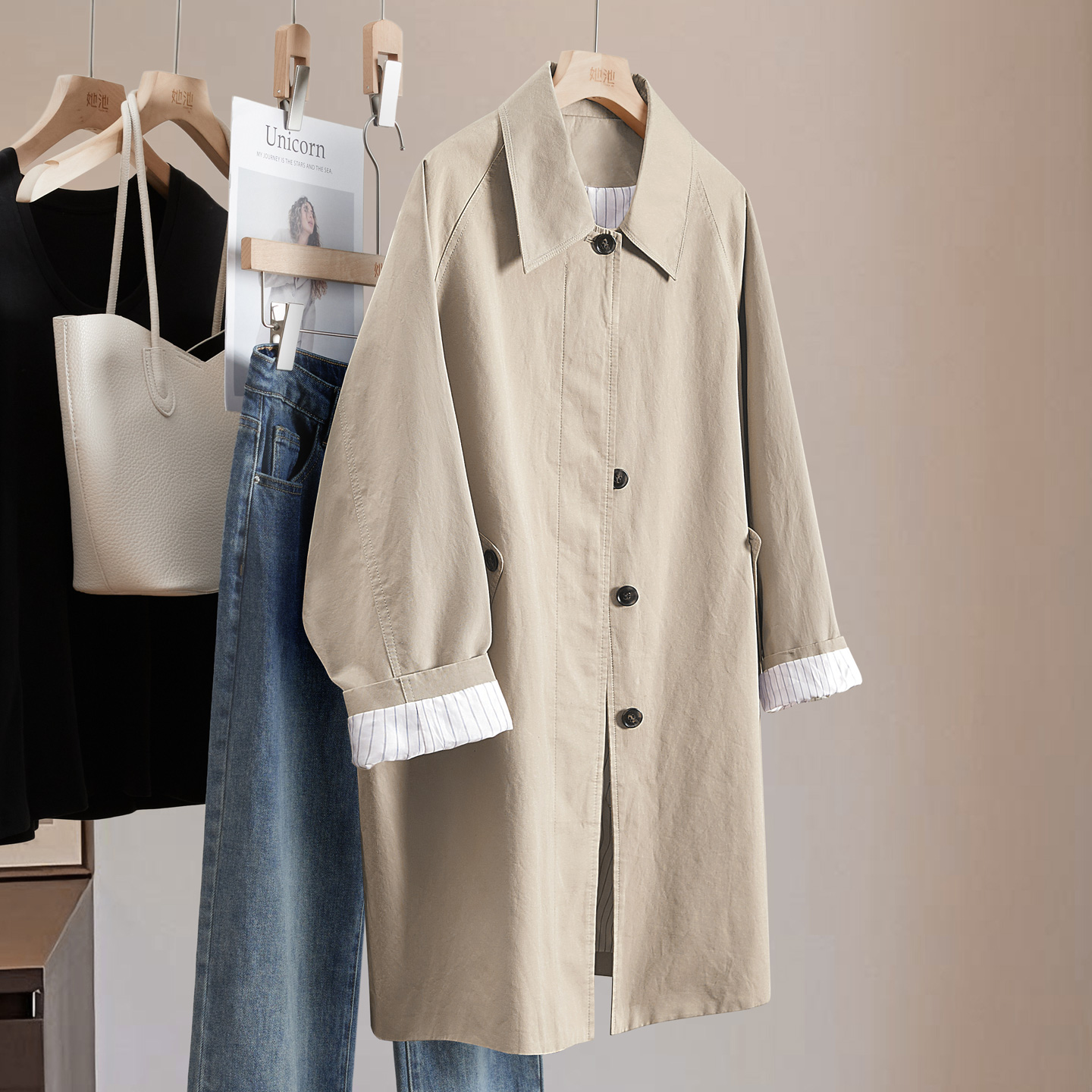 她池翻领单排扣插肩袖中长款风衣