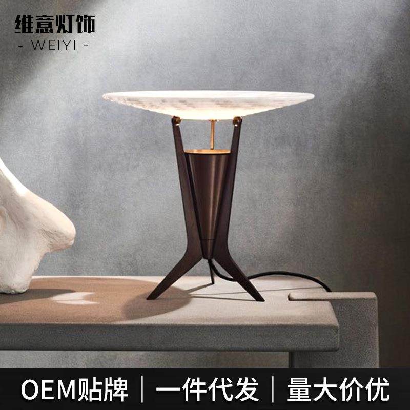 树状玻璃台灯北欧简约设计感卧室床头灯铁艺铝材高级台灯家装中山