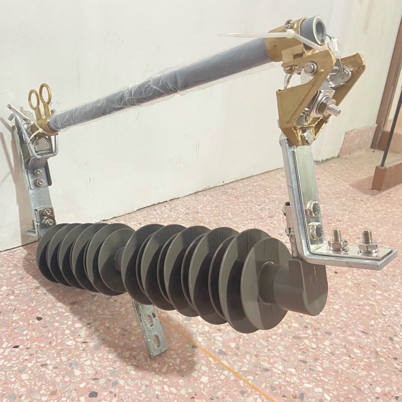 户外跌落式熔断器35KV防风型高压熔断器 HPRWG2-35KV200A
