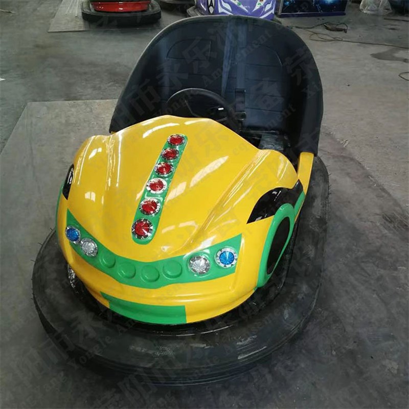 新款广场夜市摆摊电动双人地网碰碰车游乐设备景区公园漂移碰碰车