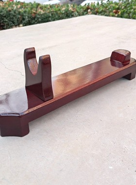 桃木斧架斧头架子斧子架木头斧托架底座红色斧托简易斧座木雕摆件