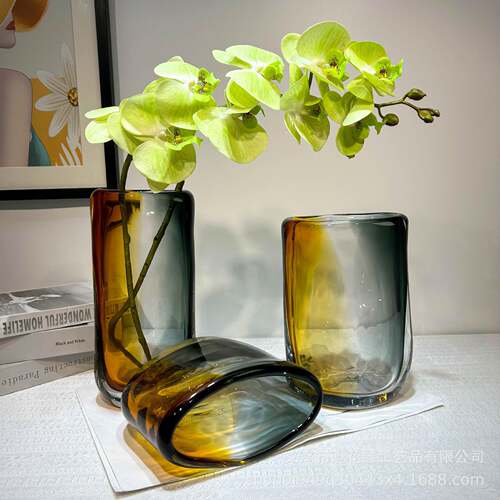 北欧风重工手工琉璃花瓶高级感厚重水培插画器别墅样板间高级摆件