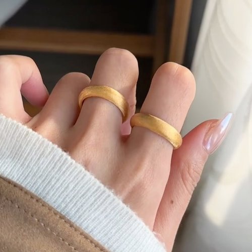 卡纯诗轻奢丝绒泥鳅背戒指女仿黄金色指环高端沙金复古式气质简约