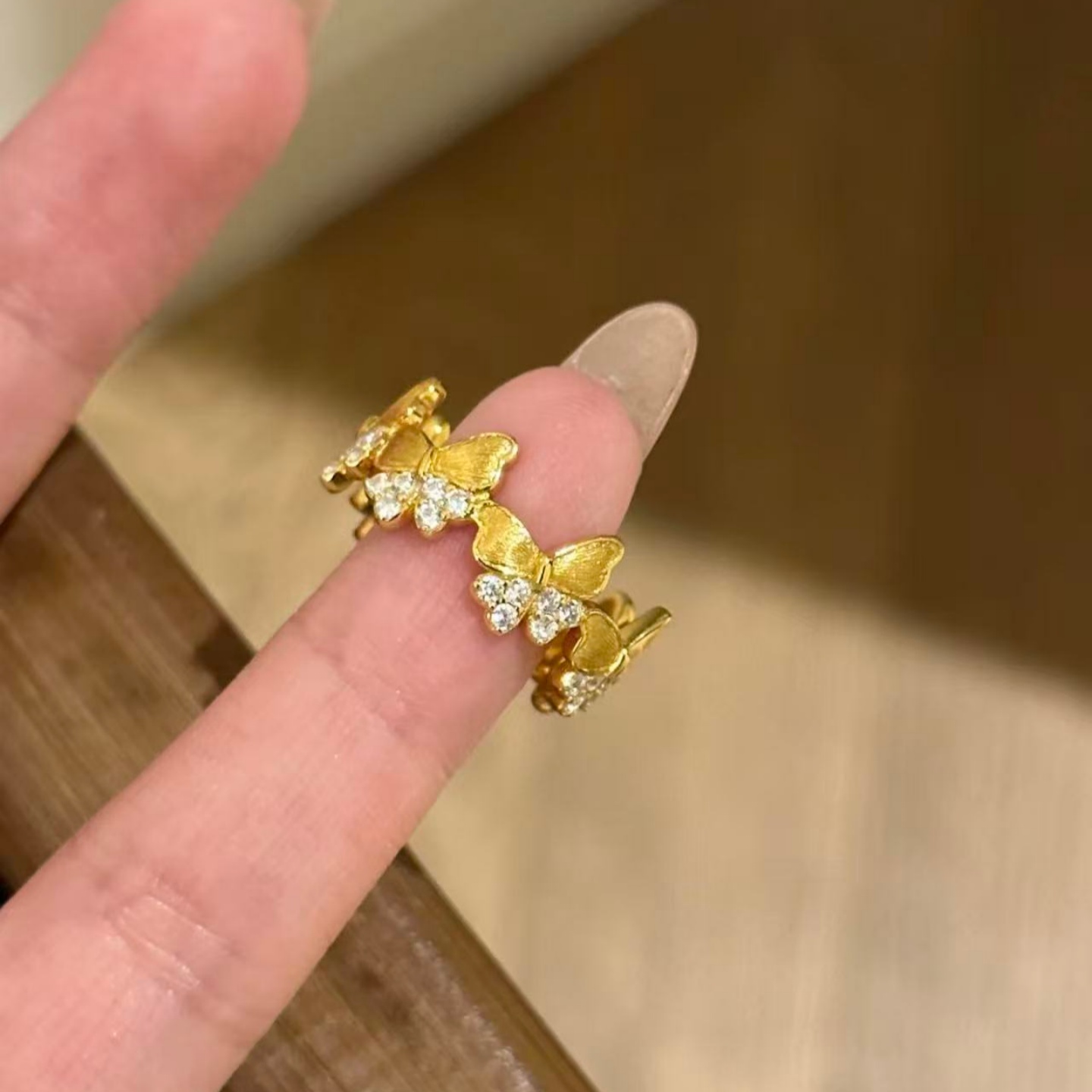 卡纯诗仿真金沙金蝴蝶花朵戒指女黄金色水钻轻奢指环小众设计感