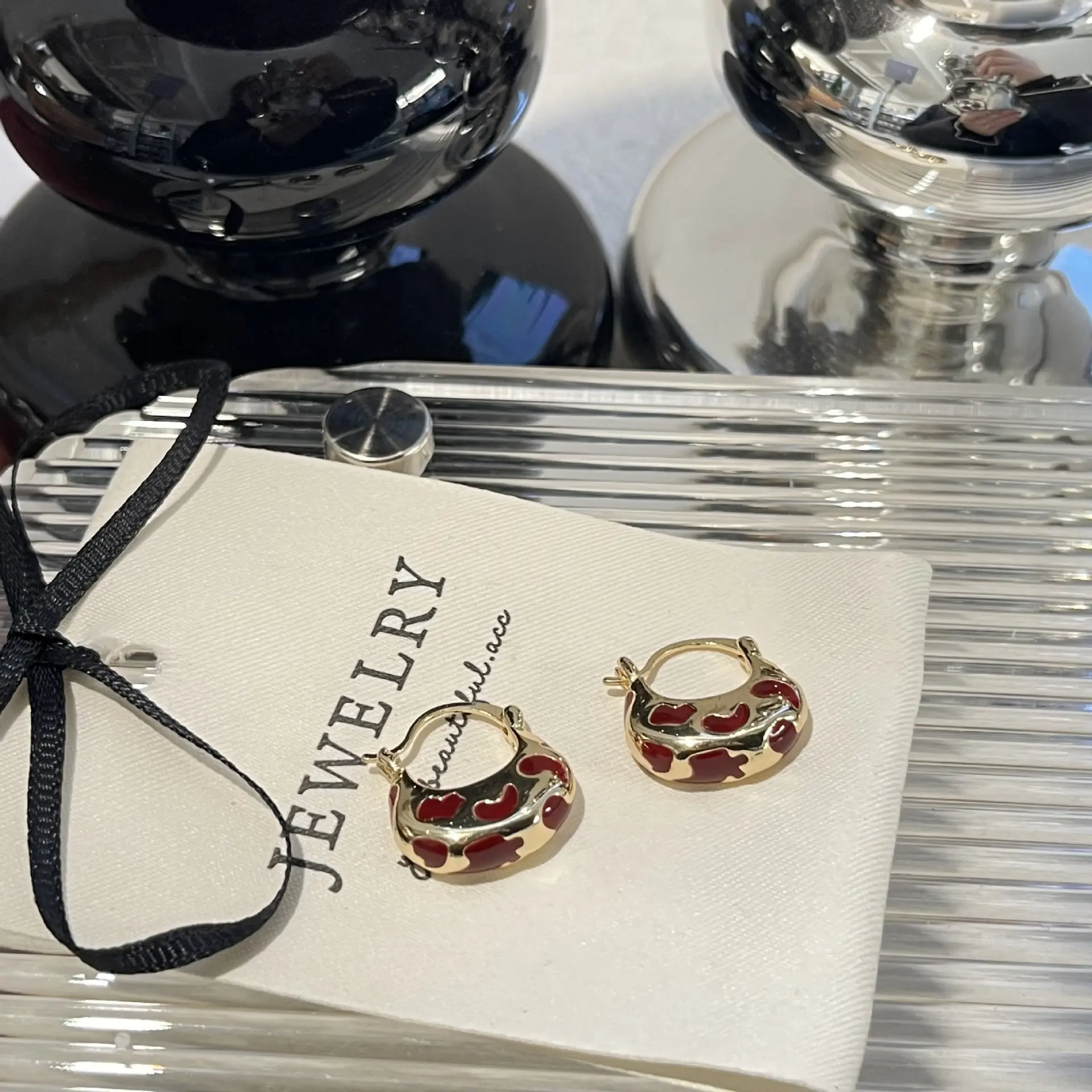 轻奢高级感红色波点包包耳扣过年红设计感百搭耳环法式复古耳饰