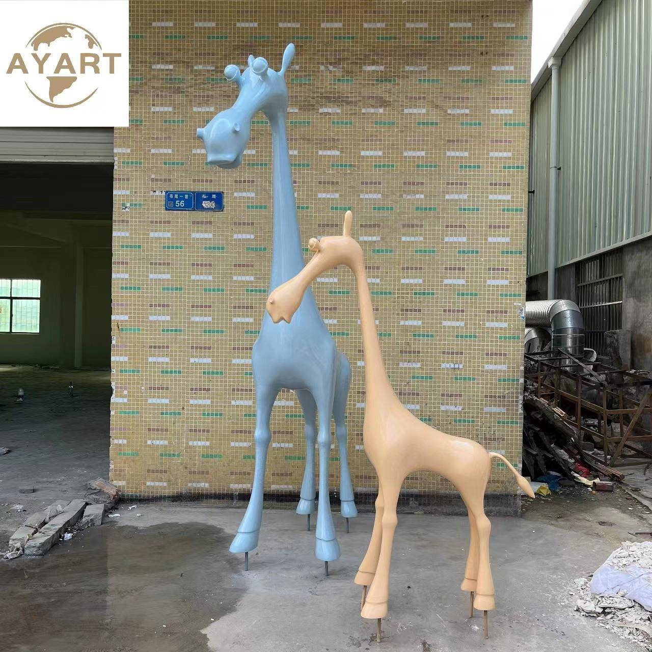 大型户外抽象卡通长颈鹿玻璃钢动物园林景观雕塑商场公园装饰摆件