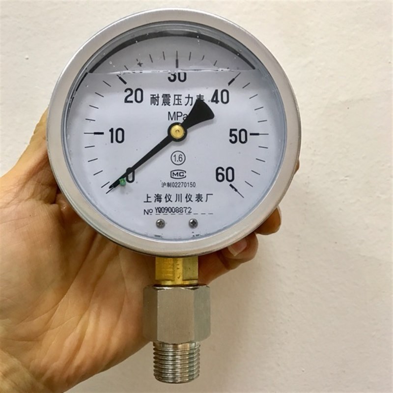 耐震压力表 0-60mpa 直径100mm 前面107 后面99mm 配转接头G1/2 - 实物图