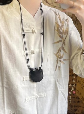 极简穿搭凹造型配饰挂脖迷你小包耳机包眼镜夹长款项链2024新款女