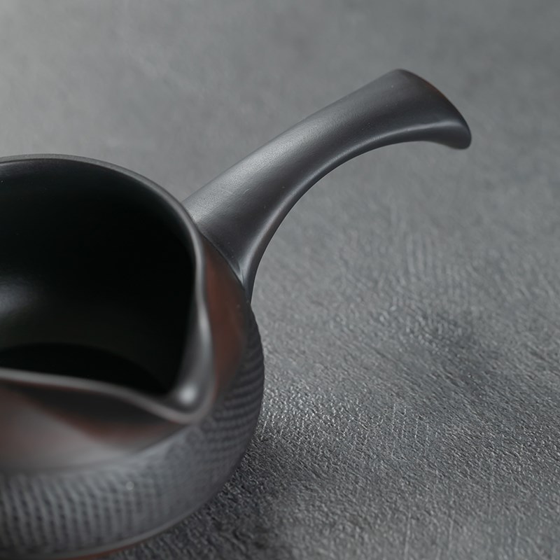 紫陶侧把公道杯跳刀工艺防烫分茶杯陶瓷茶具家用匀杯茶海公平杯