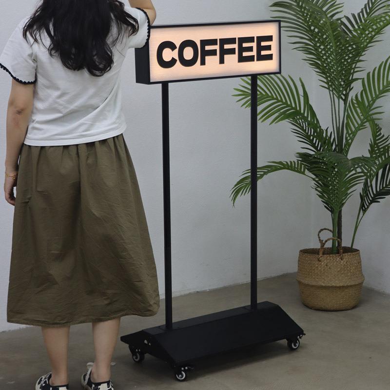 户外立式灯箱美式充电落地广告牌滑轮移动双面展示牌店铺招牌