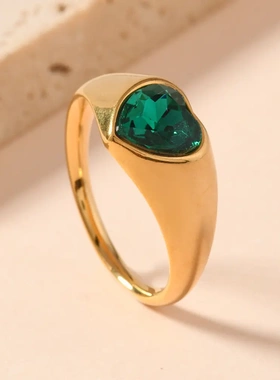 欧美简约不锈钢戒指女 轻奢设计铸造镶彩色爱心钻戒指镀18k金饰品