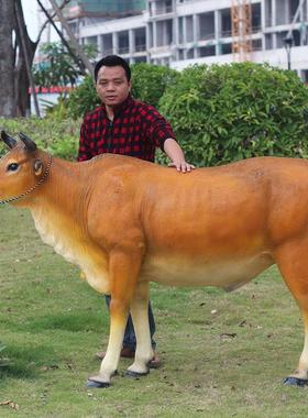 户外仿真黄牛玻璃钢雕塑农耕文化田园牛肉店动物模型农厂景观摆件