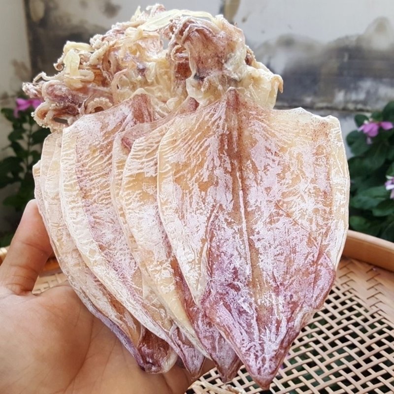 手工晾晒鱿鱼干精选原味手撕鱿鱼干鲜甜大小晒干鱿鱼干货新鲜产品