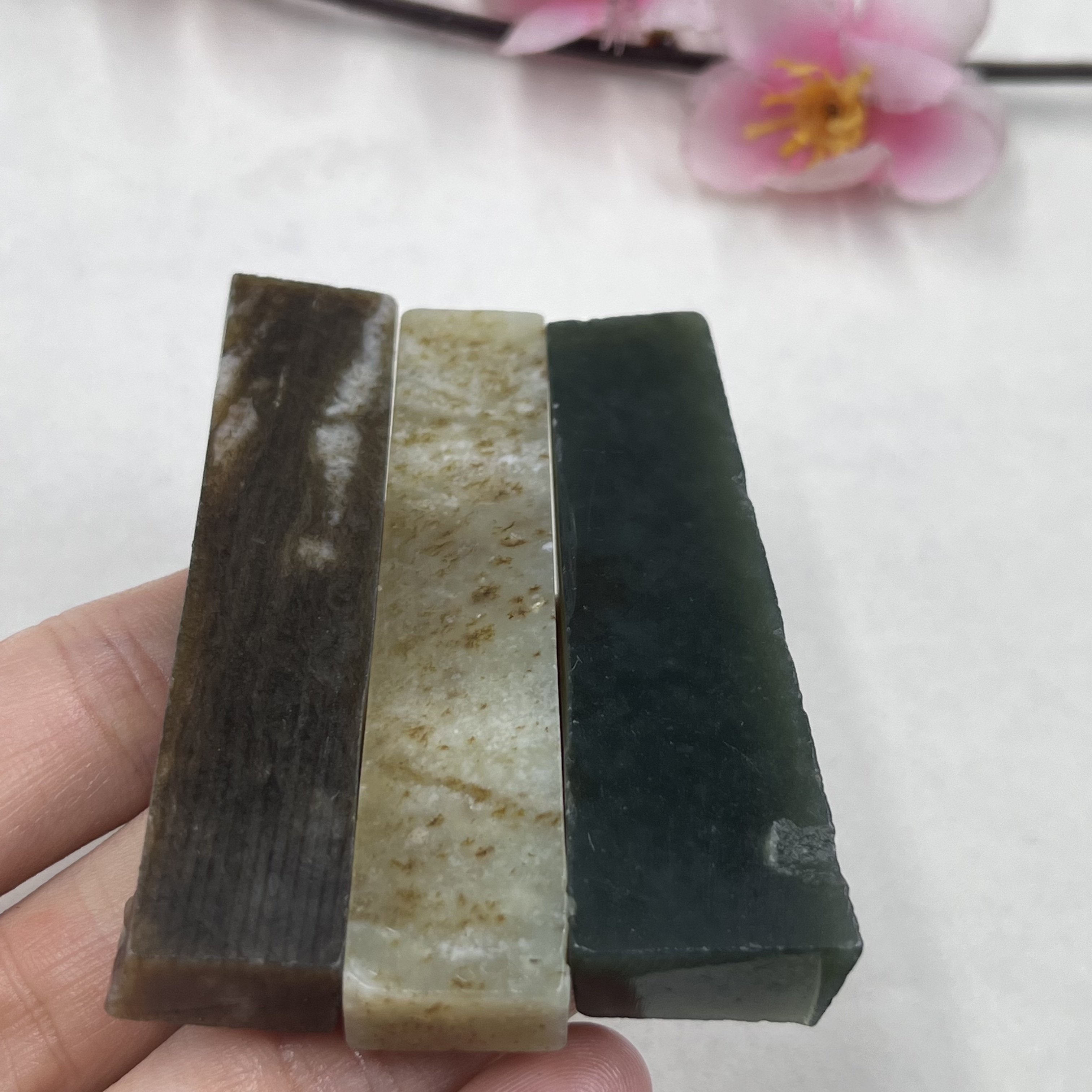 3件价新疆和田玉糖青玉且末小件牌子边角料玉石料DIY吊坠包邮t