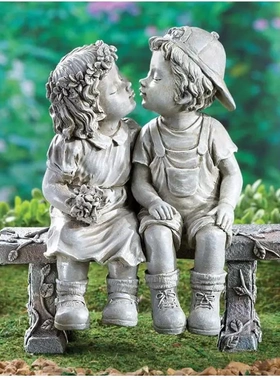 男孩女孩青春懵懂长椅艺术庭院树脂摆件青春悸动白色装饰庭院