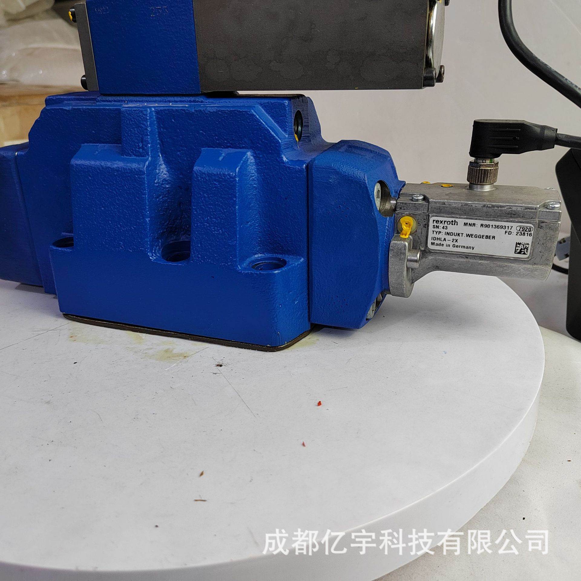 力士乐比例阀4WRLE25V370M-4X/MXY/24A1库房现货
