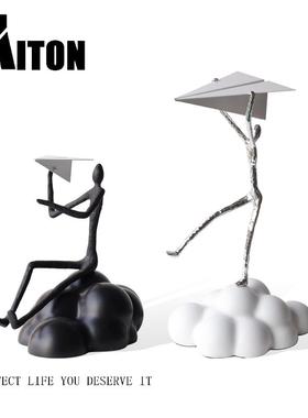 现代抽象雕塑玩飞机人物摆件样板房客厅电视柜玄关书房家居艺术品