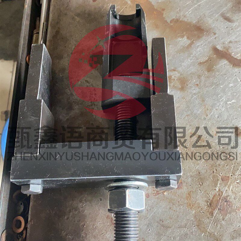 2018款上汽大通V80发动机2.5排量喷油泵轮拆卸工具喷油嘴拆卸工具