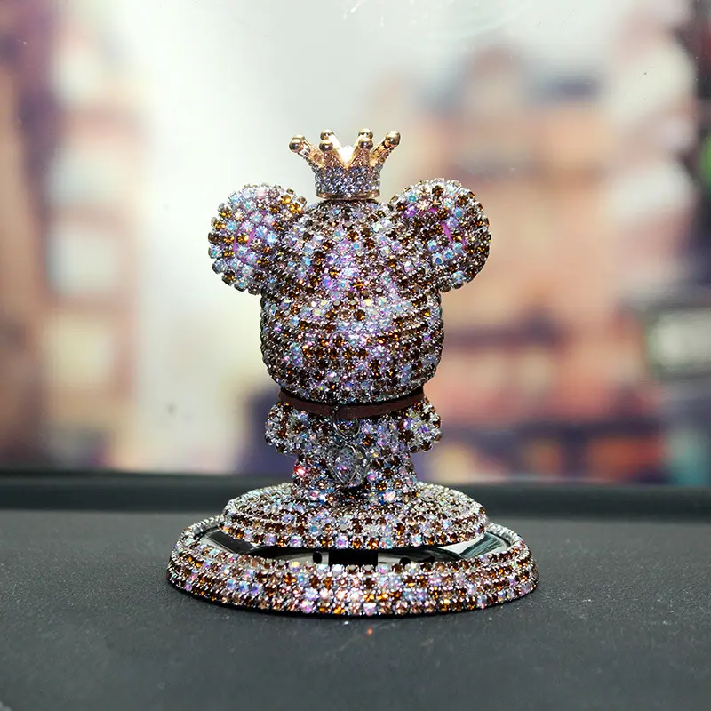 新品车载镶钻熊车内仪表台摆件装饰车内装饰摆件男女