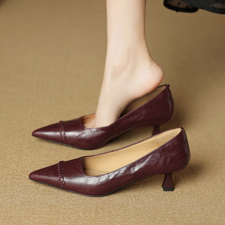 巨好穿法式单鞋女春秋季2025尖头中跟细跟真皮高跟鞋米白色40棕色