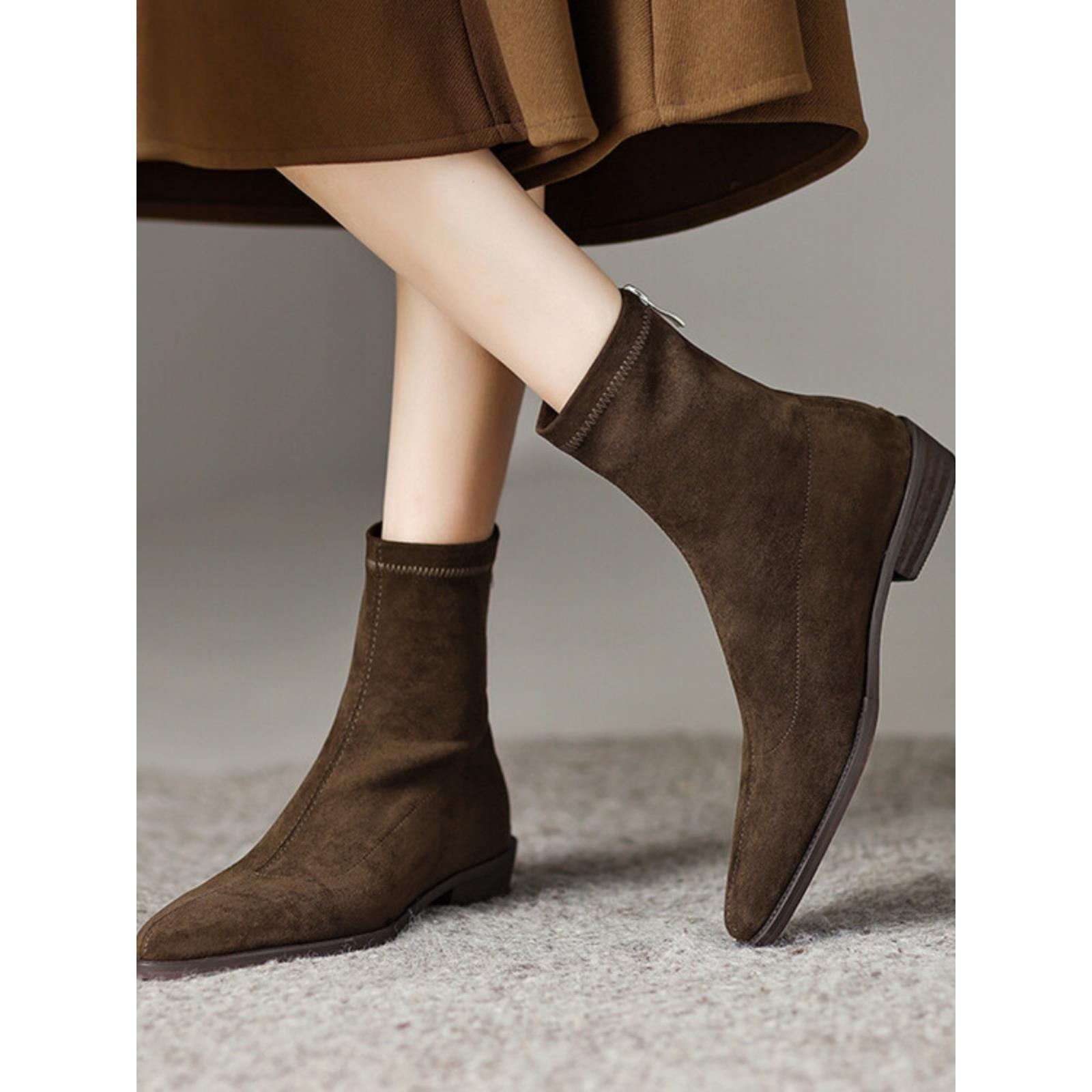 法式尖头平底短靴子女2025秋冬新款绒面弹力瘦瘦靴百搭马丁靴大码