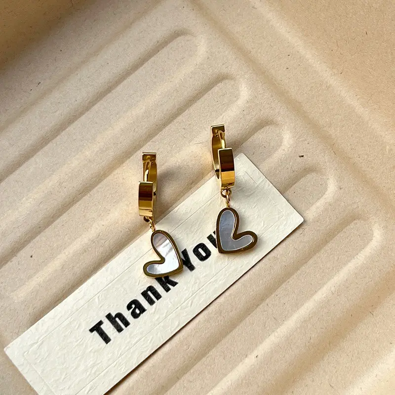 小众设计简约爱心贝母钛钢耳扣女韩版轻奢高级感时尚百搭耳环耳饰