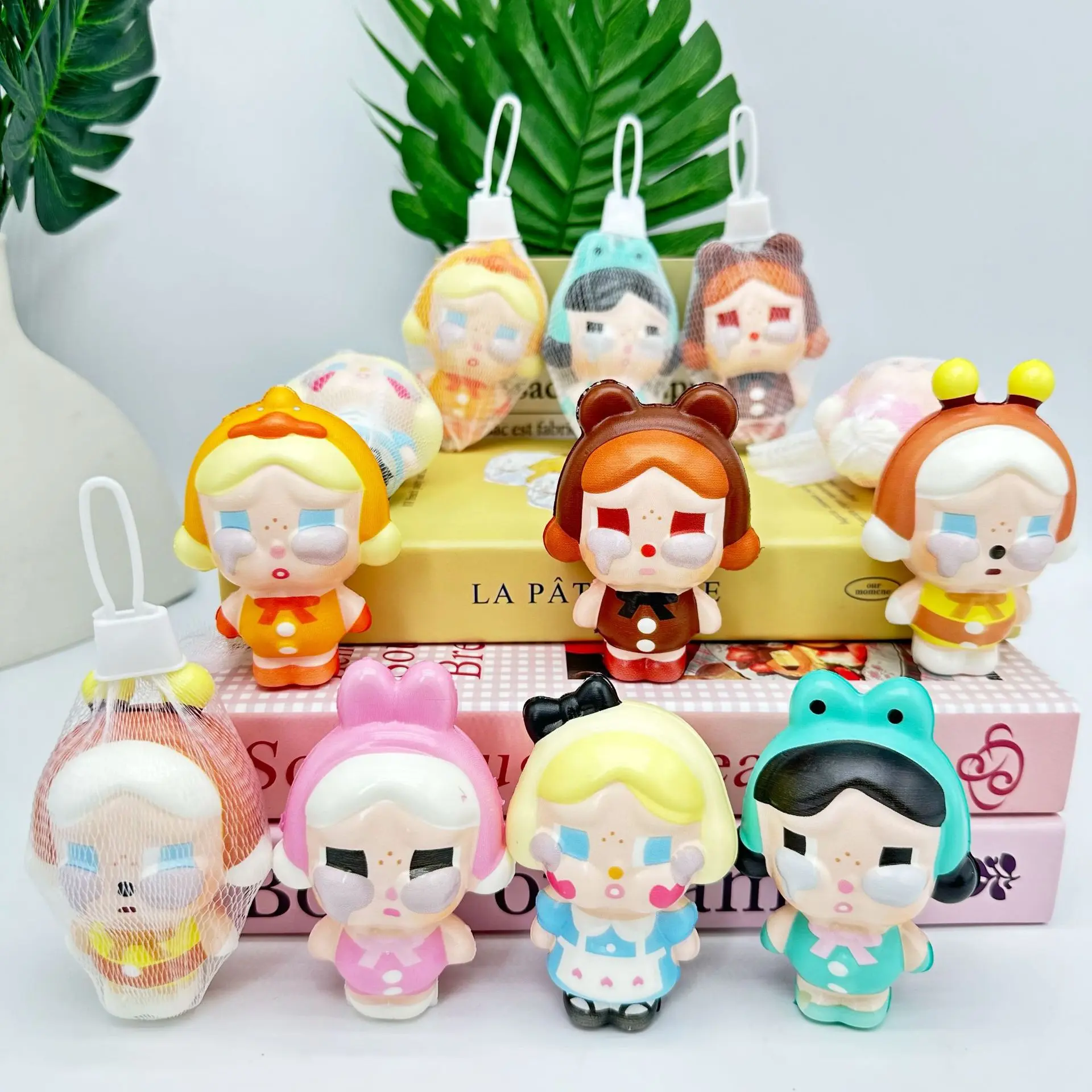 popmart泡泡玛特哭娃捏捏乐慢回弹rybaby眼泪盲盒小玩具摆件