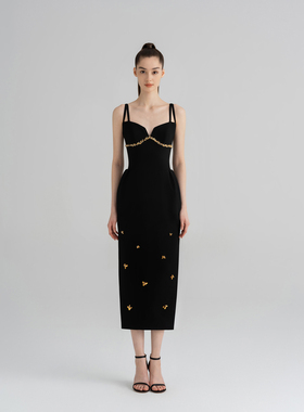 【SYREN】明星私服 25年黑色钉珠高捻麻纱缎双开衩塑腰连衣吊带裙