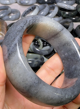 和田玉籽料57.8mm132.9克