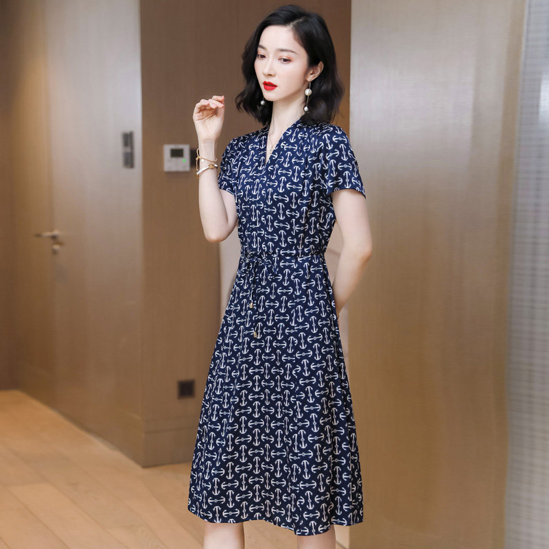 2026新款法式小方领碎花连衣裙女夏季高端精致知性气质茶歇雪纺裙