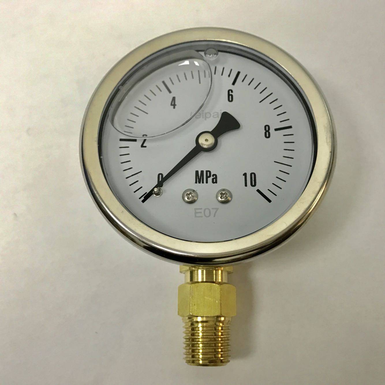 型号NZ-61 压力 0-10mpa 铜螺纹ZG1/4 径向 leipai 耐震压力表