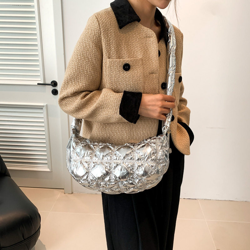 百搭褶皱腋下棉服包休闲单肩斜挎羽绒包小众韩版泡泡云朵包女新款,箱包皮具/热销女包/男包,通用款女包,淘宝优惠券,粉丝福利购,淘宝优惠卷