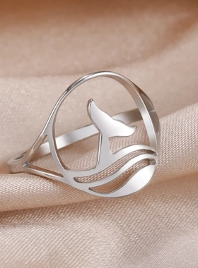 欧美热销简约不锈钢鲸鱼尾戒指镀18k金个性创意钛钢闭口情侣指环