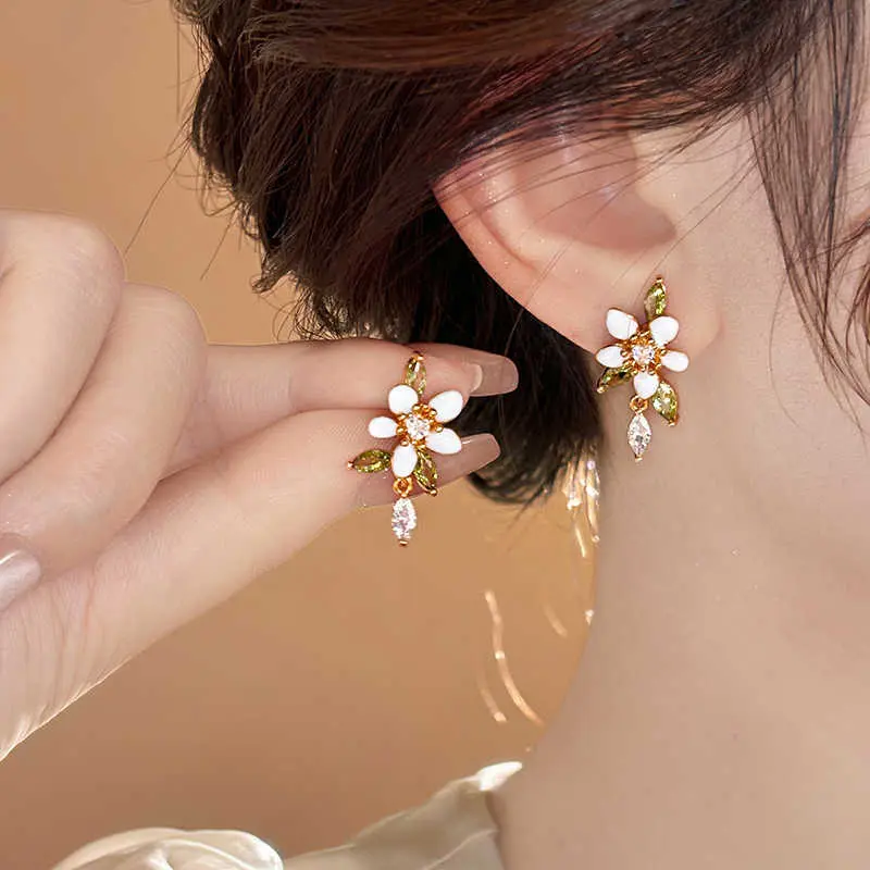 真金电镀银针滴油锆石花朵耳环法式复古气质耳钉轻奢高级感耳饰女