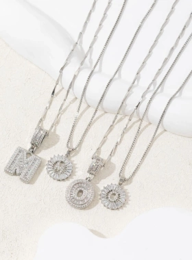 tk爆款满钻冰糖26个字母吊坠项链女铜镶锆石镀钯组合字母套装饰品