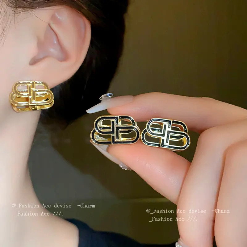 镶钻滴油字母几何耳扣2023新款时尚耳环小众百搭高级感耳饰女