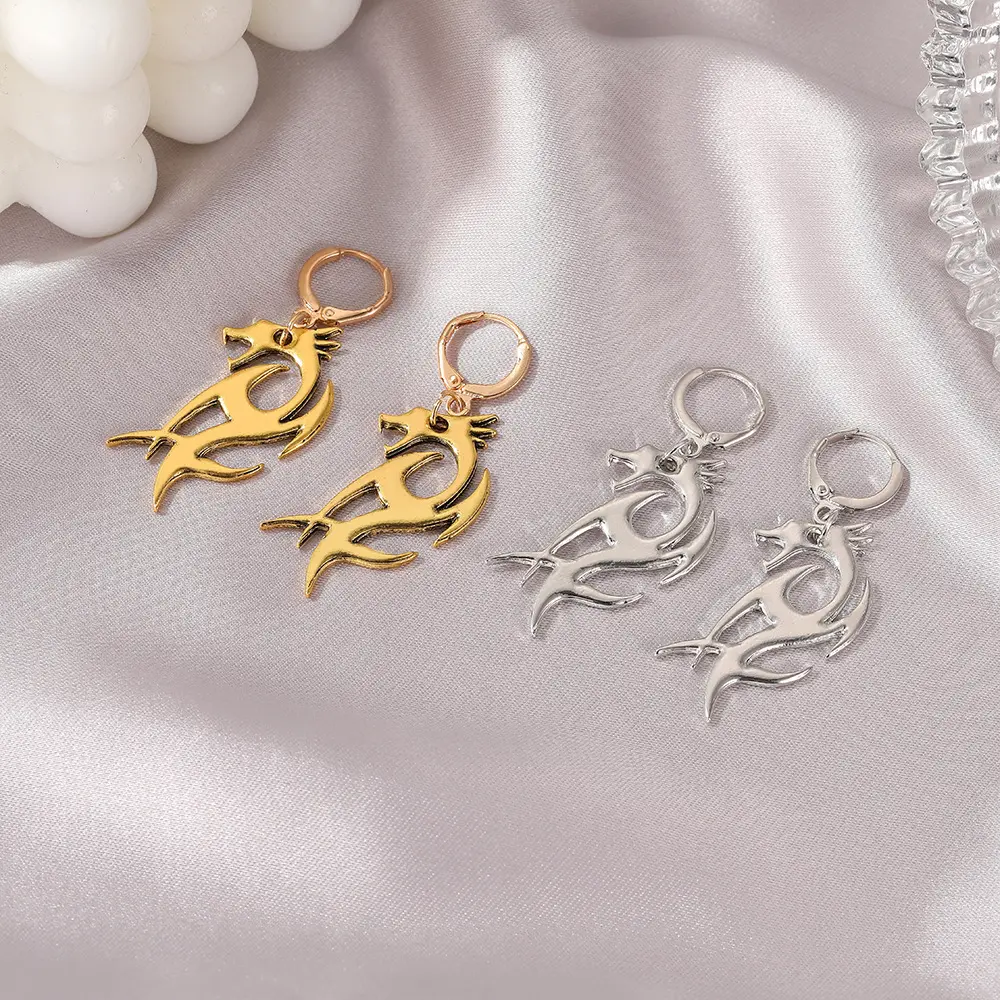 欧美朋克风复古龙纹图腾耳扣 酷帅夸张ins风时尚耳饰街拍潮流耳环