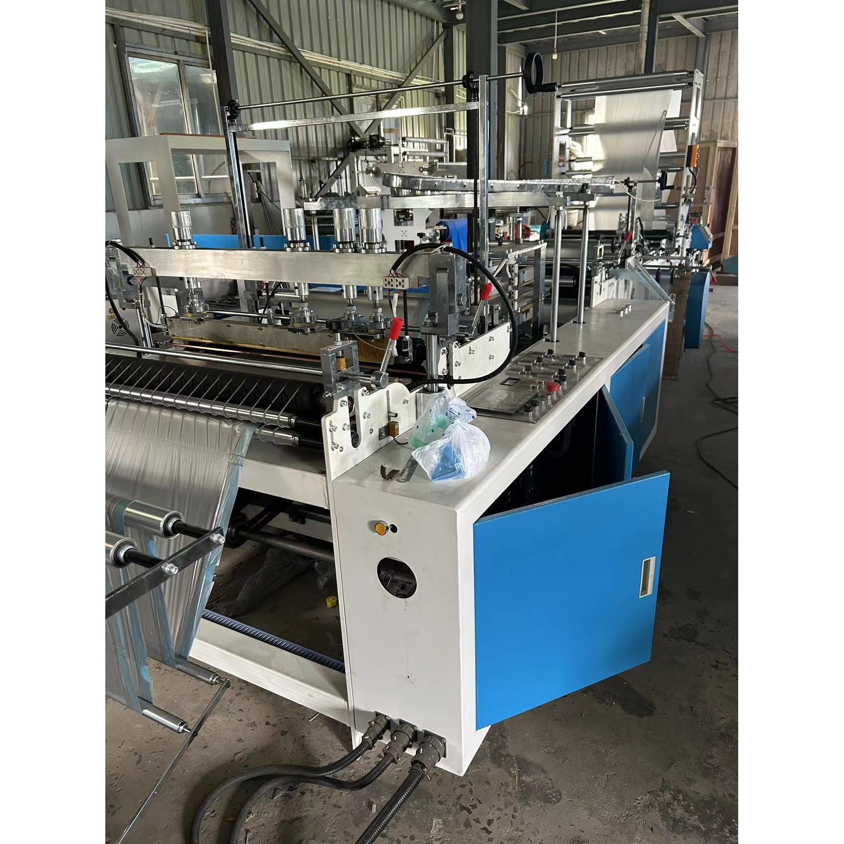 全自动穿绳垃圾袋PE袋连卷背心平口袋制袋机 自动收口垃圾袋机器,家庭/个人清洁工具,家用垃圾袋,淘宝优惠券,粉丝福利购,淘宝优惠卷