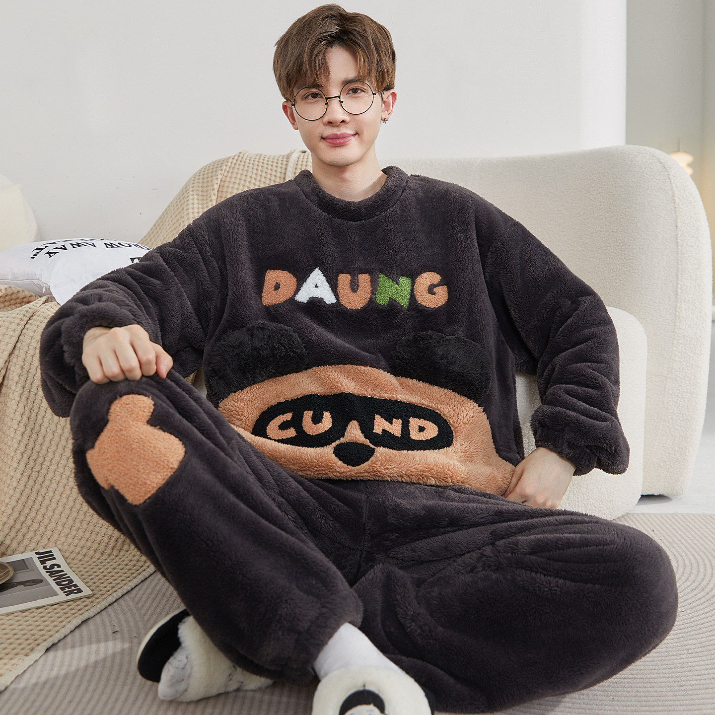 男士睡衣2025新款冬季加厚保暖珊瑚绒睡衣男可爱动漫可外穿家居服