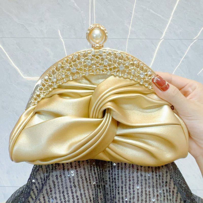 新娘女包新款跨包斜晚宴包包跨境礼服水钻链条包名媛包手拿包晚装,箱包皮具/热销女包/男包,通用款女包,淘宝优惠券,粉丝福利购,淘宝优惠卷